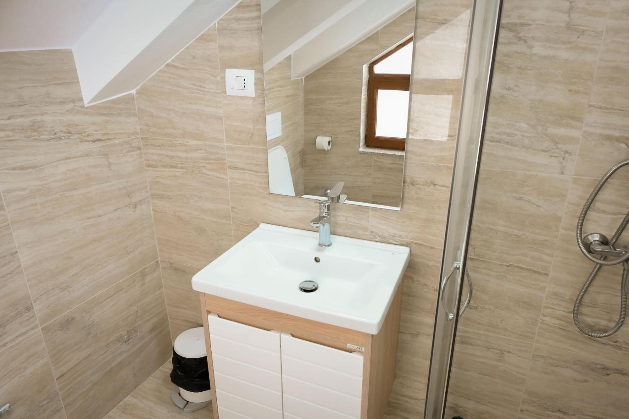 Hotell Venezia Shëngjin