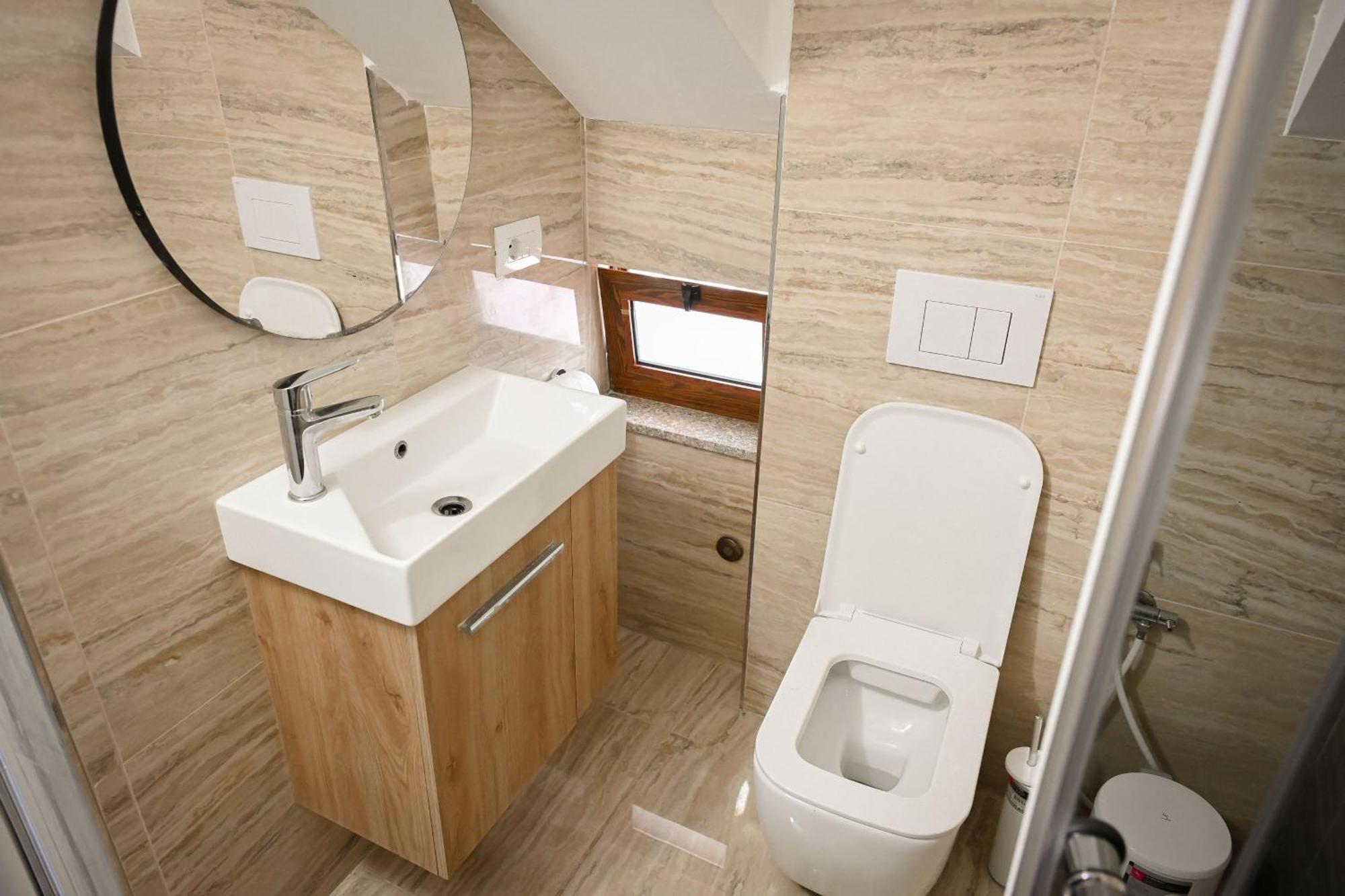 Hotell Venezia Shëngjin
