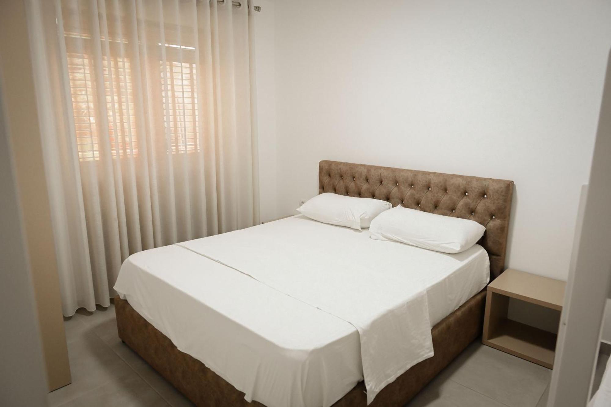 Hotell Venezia Shëngjin