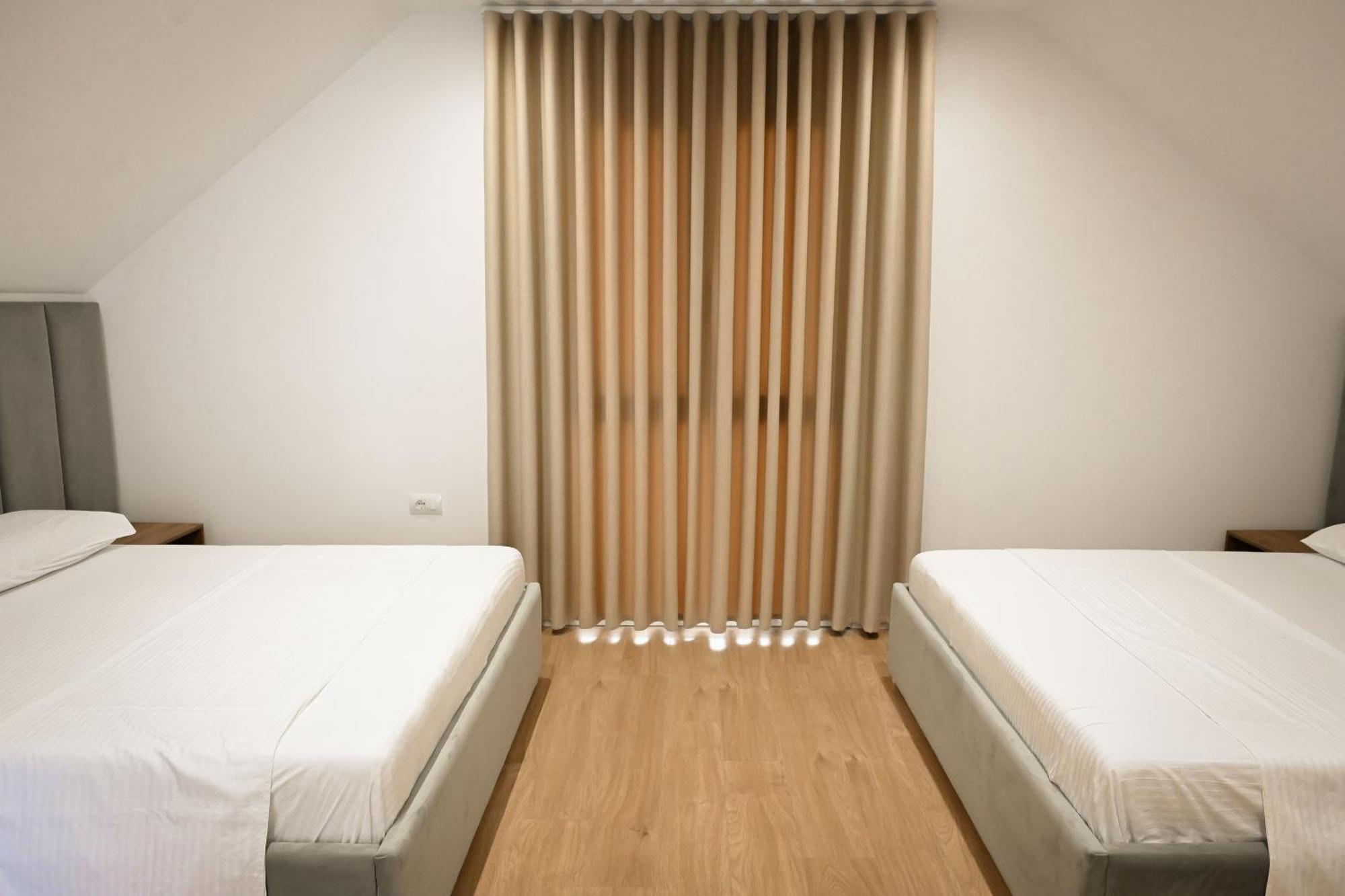 Venezia Hotell *