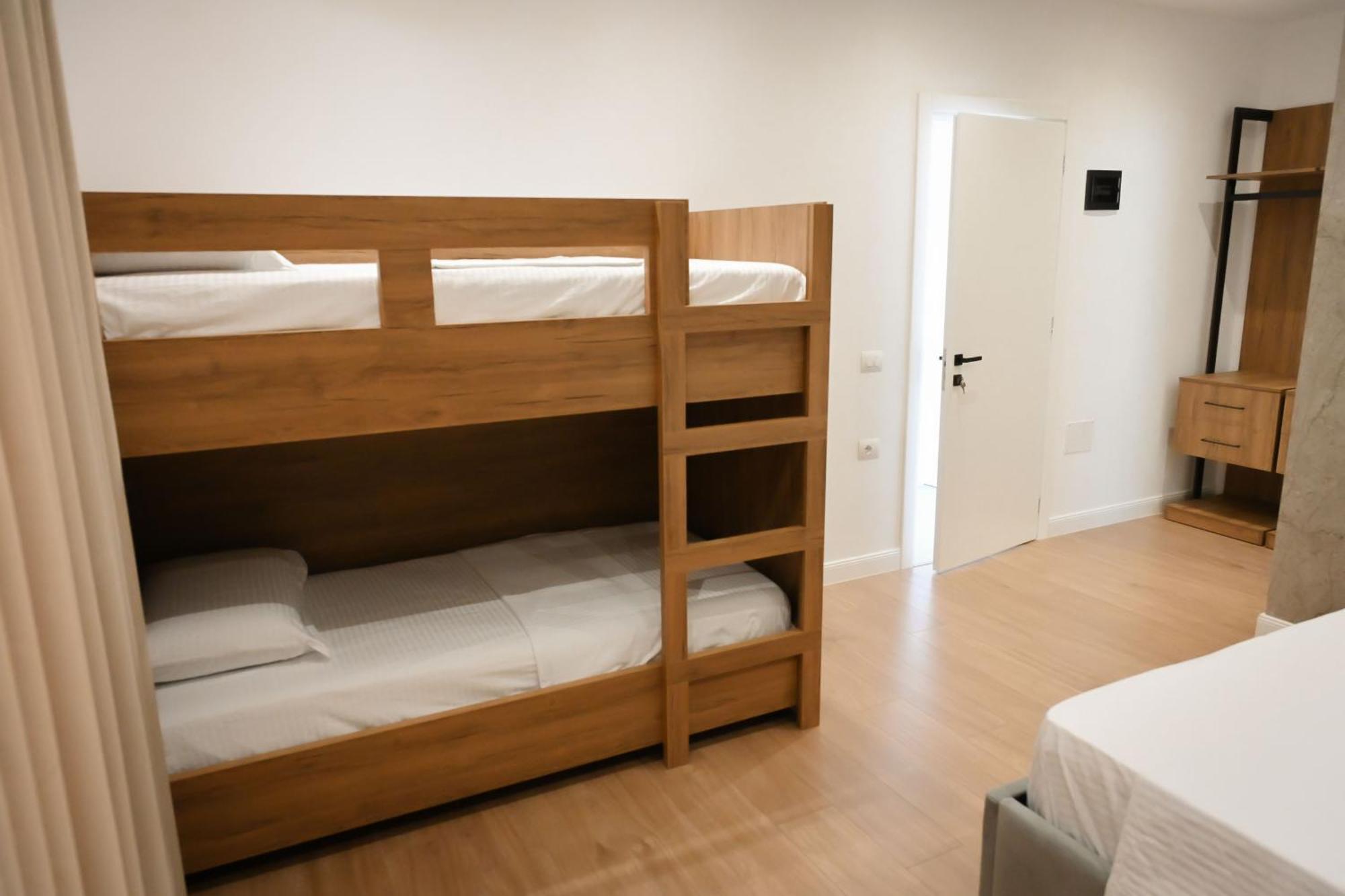 Hotell Venezia Shëngjin